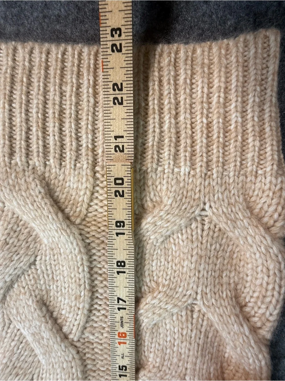 Express Nude Beige Cable Knit Turtleneck Sweater Vest Medium Cozy Chic Cabincore